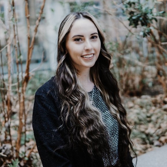 Meet your Posher, Katie - Picture 2 of 3